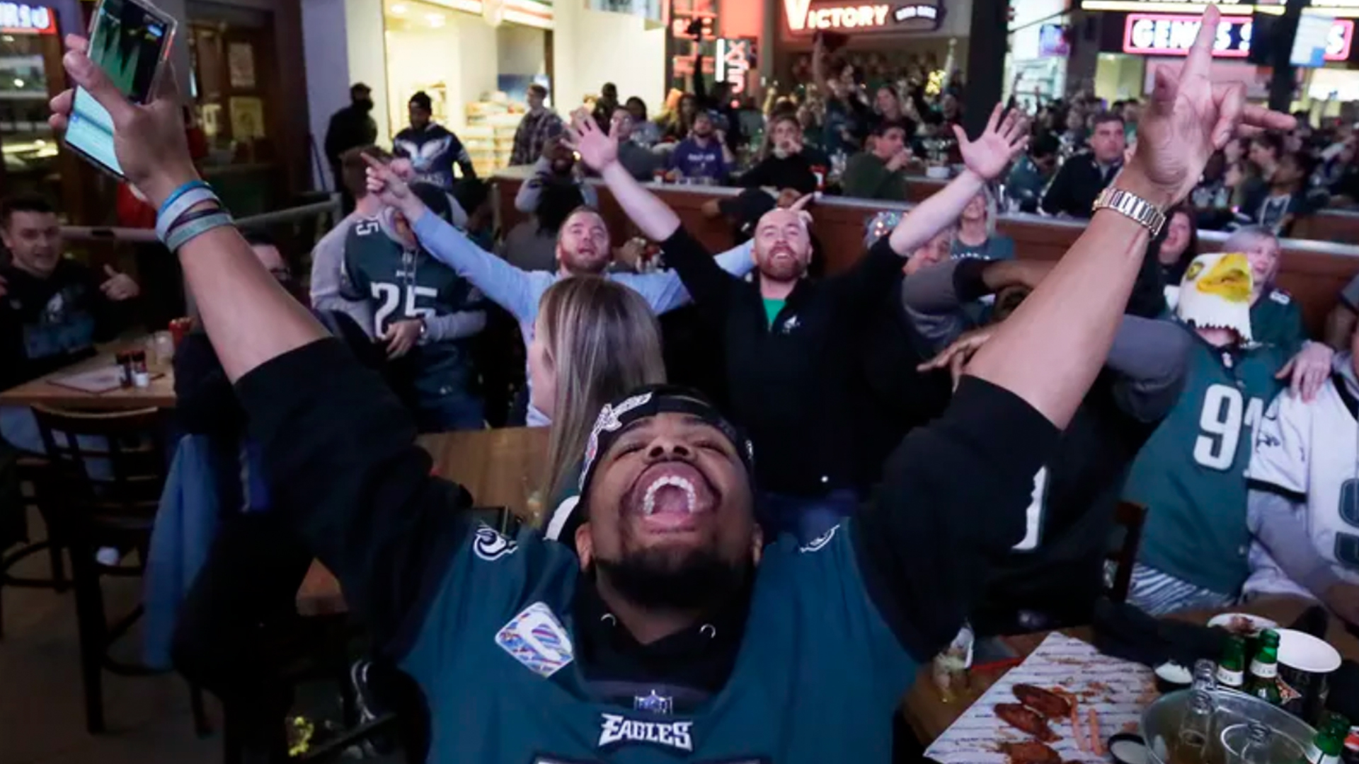 Xfinity Live Break Out Your Kelly Greens For These Eagles Watch